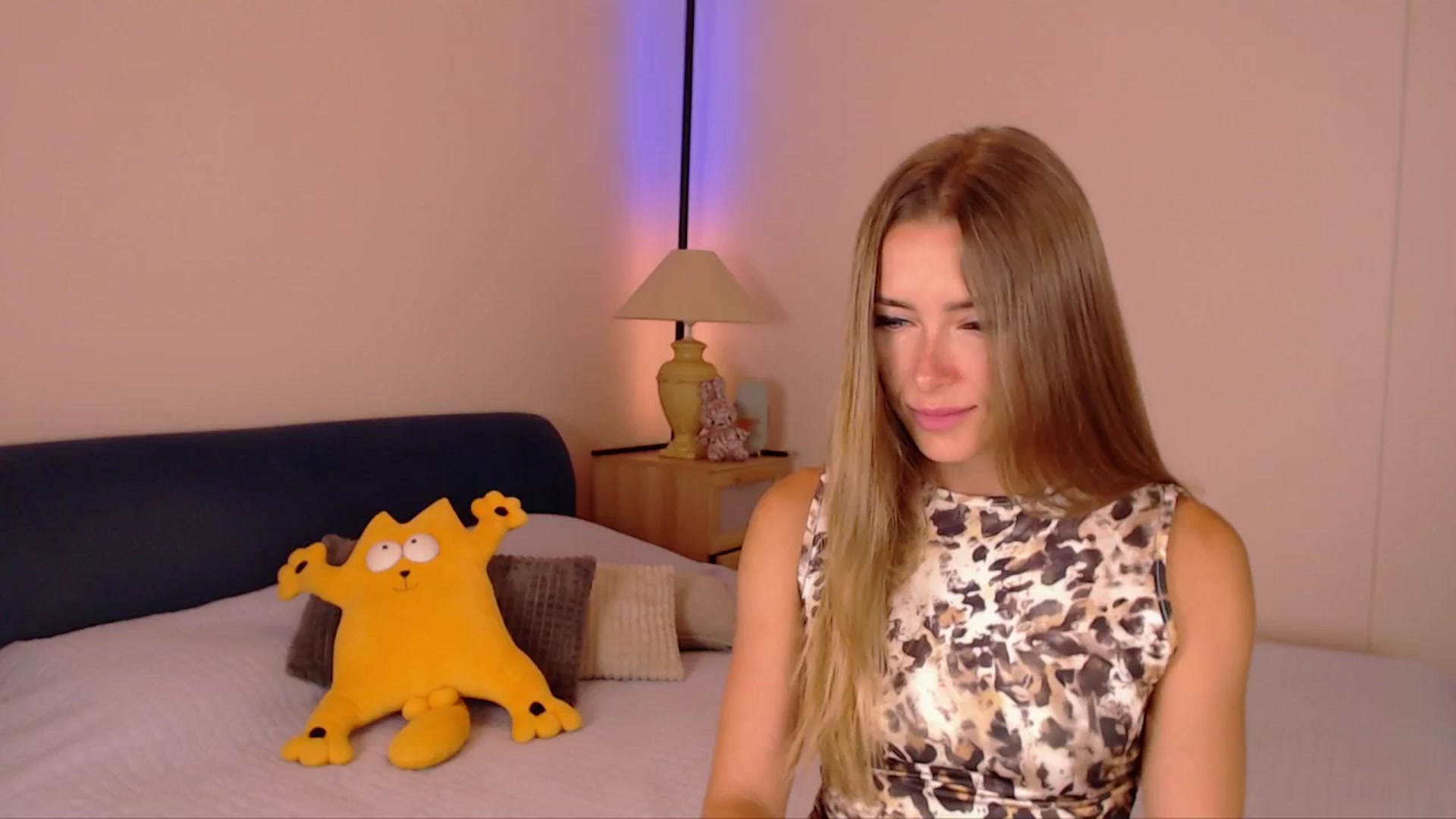 Gallery image thumbnail from SimonsWife's myfreecams stream on, 08/06/2025, 13:15 image 13 of 20