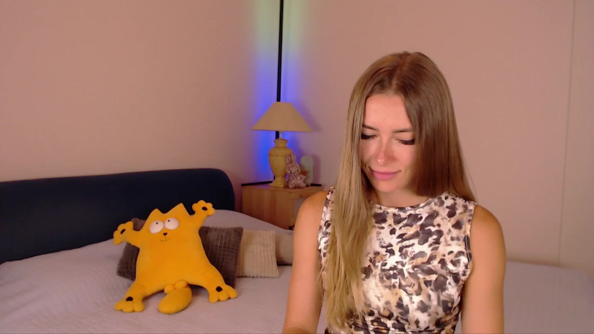 Gallery image thumbnail from SimonsWife's myfreecams stream on, 08/06/2025, 13:15 image 3 of 20