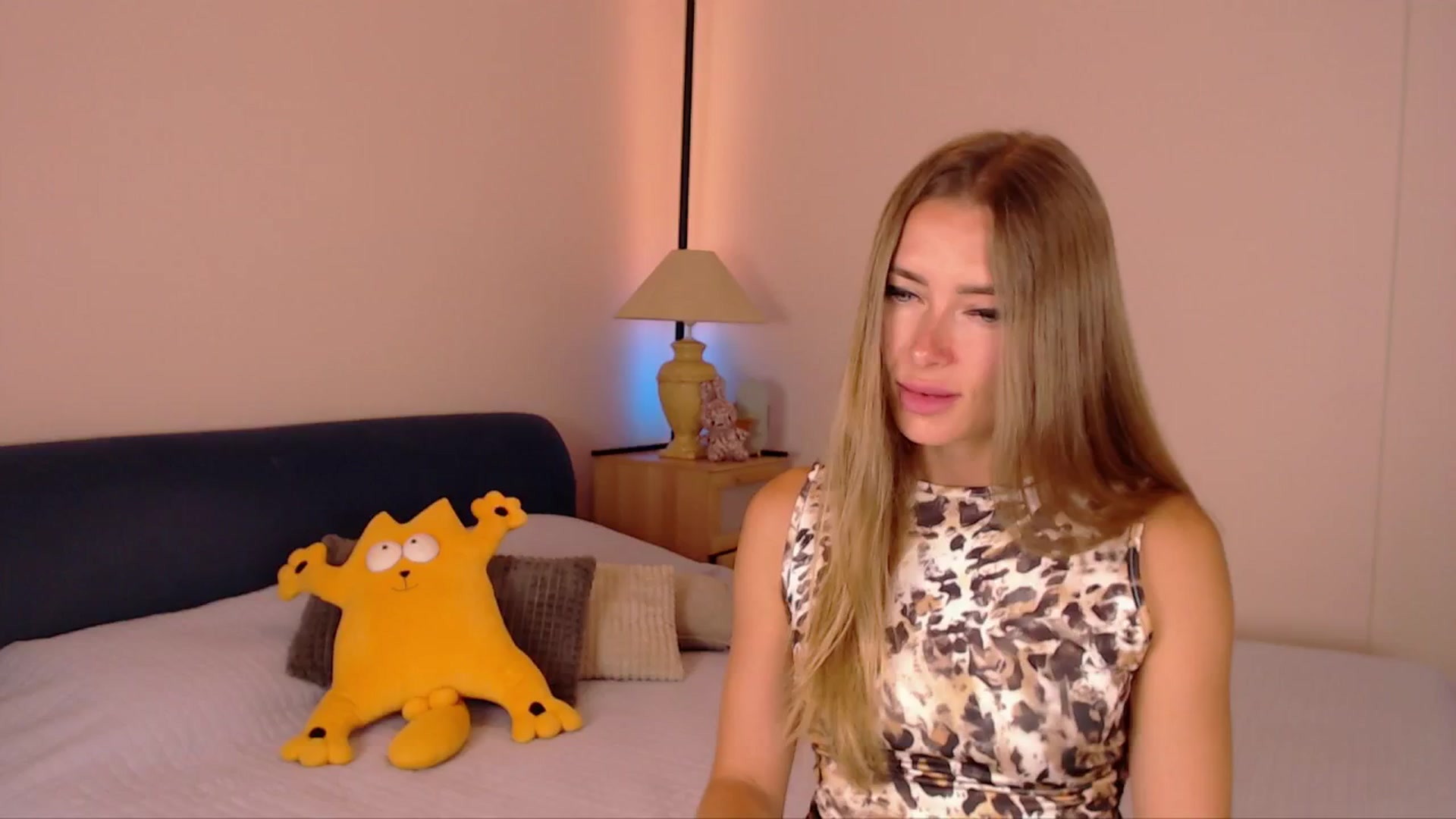 Gallery image thumbnail from SimonsWife's myfreecams stream on, 08/06/2025, 13:15 image 14 of 20
