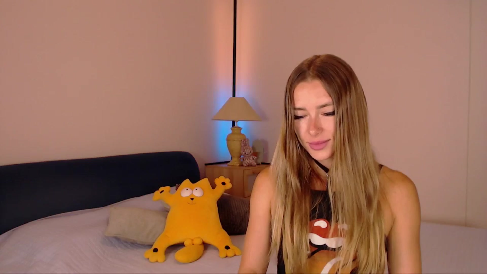 Gallery image thumbnail from SimonsWife's myfreecams stream on, 08/11/2025, 13:40 image 12 of 20