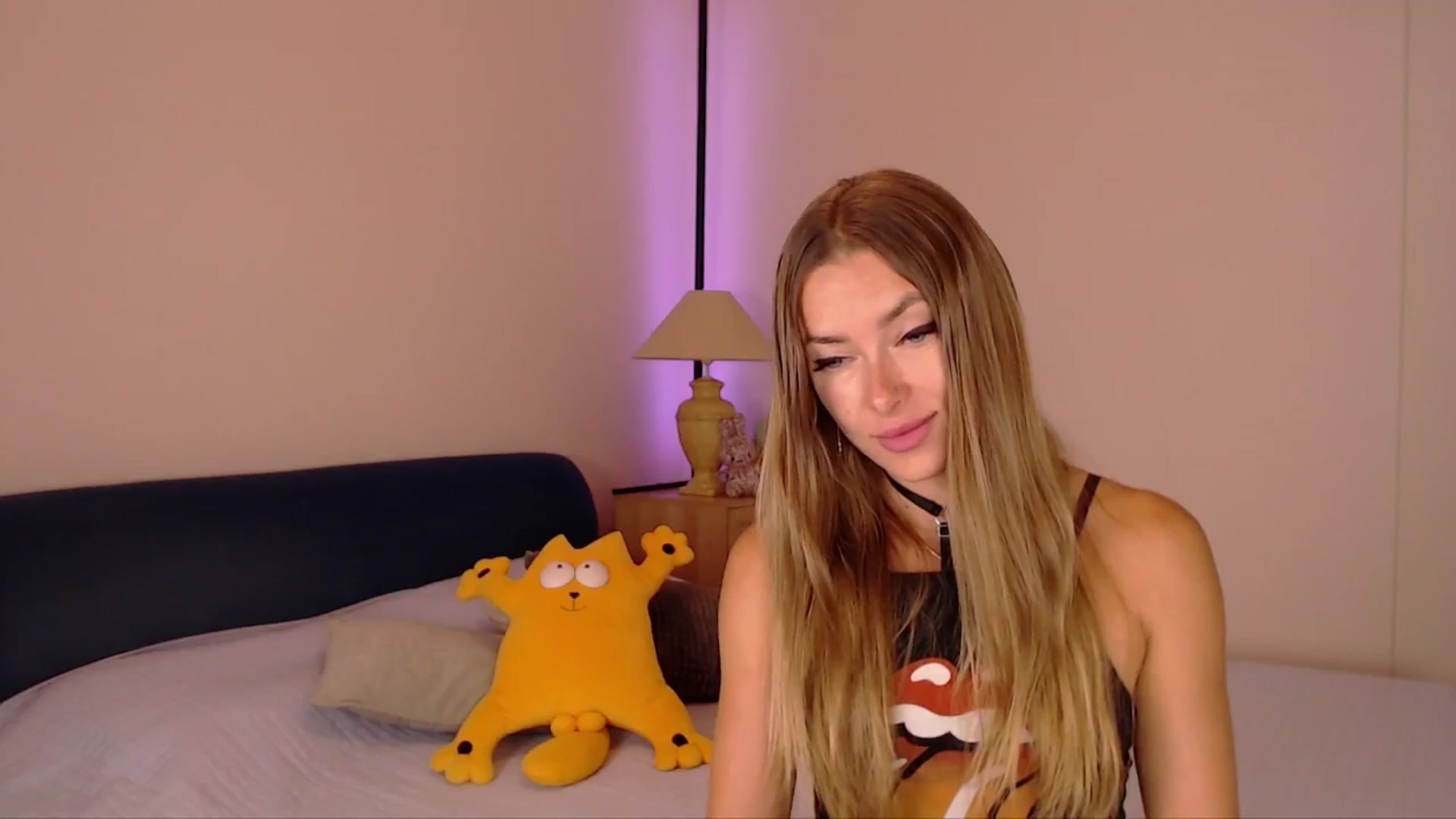 Gallery image thumbnail from SimonsWife's myfreecams stream on, 08/11/2025, 13:40 image 11 of 20