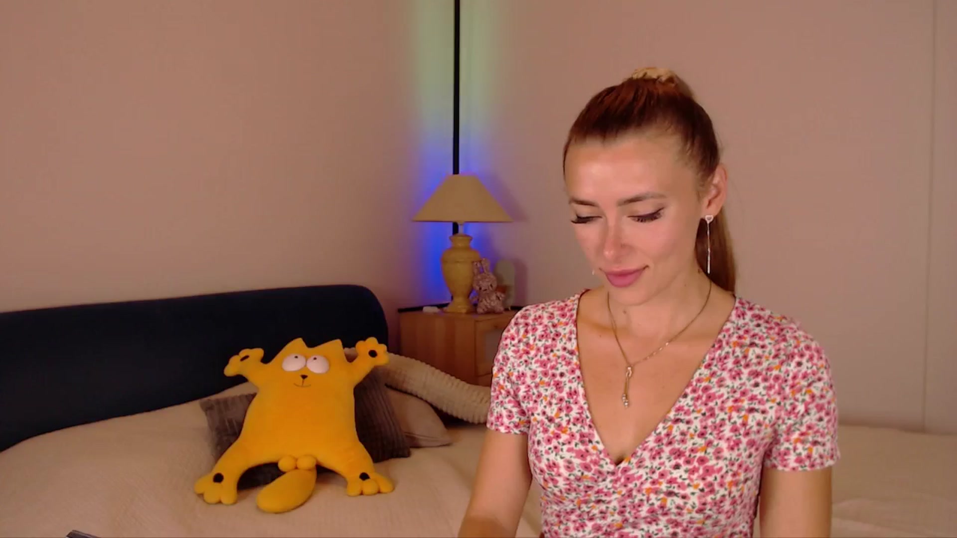 Gallery image thumbnail from SimonsWife's myfreecams stream on, 08/27/2025, 14:38 image 9 of 20