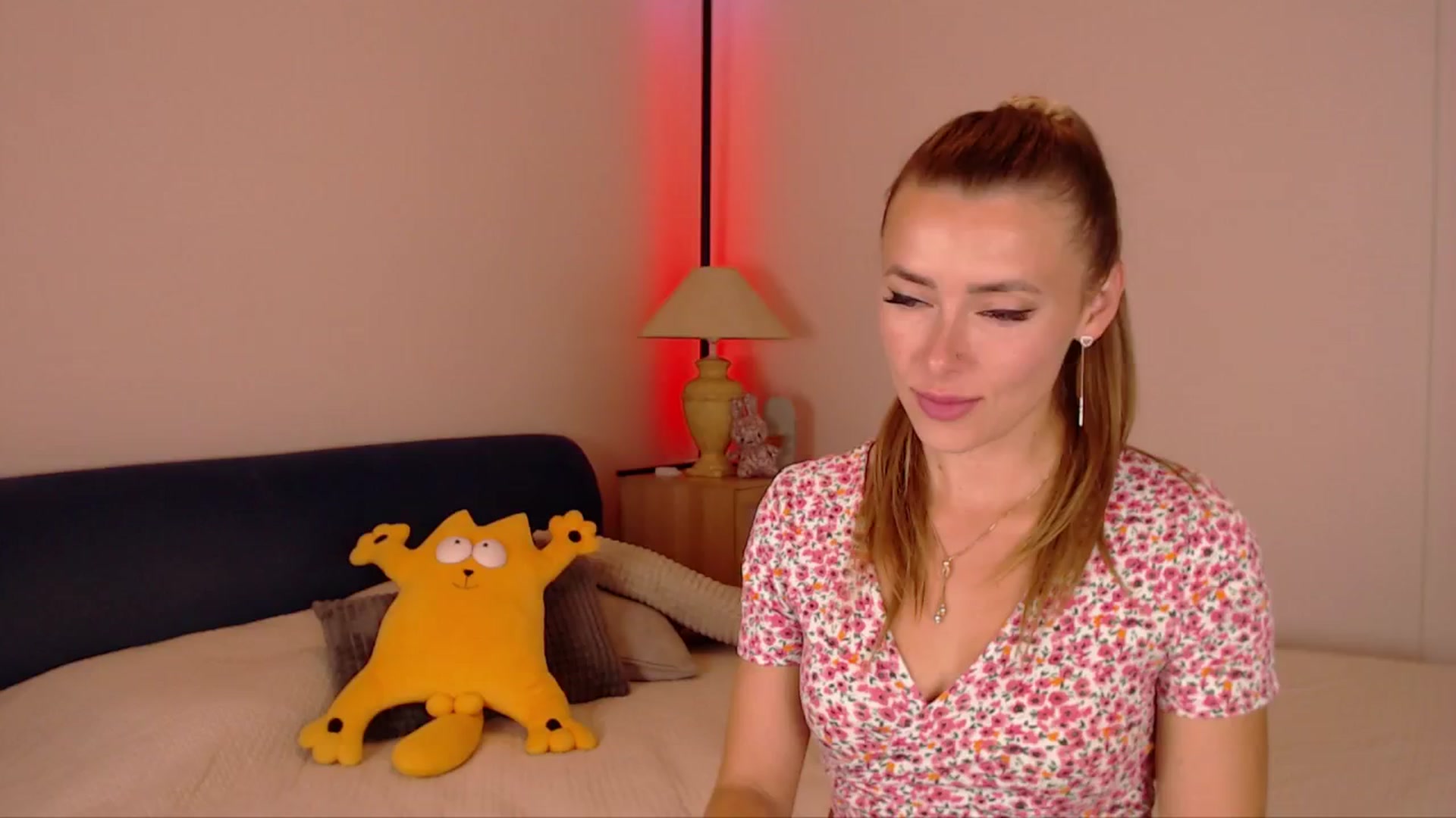 Gallery image thumbnail from SimonsWife's myfreecams stream on, 08/27/2025, 14:38 image 1 of 20