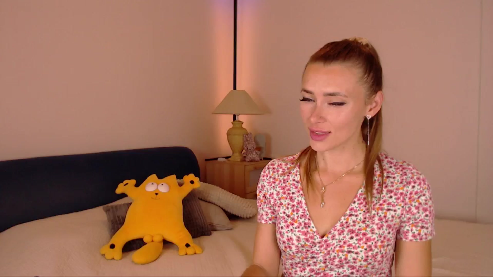 Gallery image thumbnail from SimonsWife's myfreecams stream on, 08/27/2025, 14:38 image 20 of 20