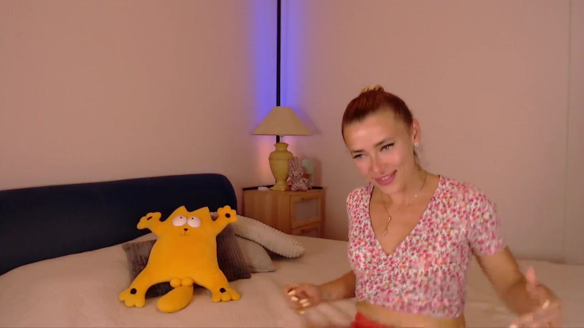 Gallery image thumbnail from SimonsWife's myfreecams stream on, 08/27/2025, 14:38 image 8 of 20