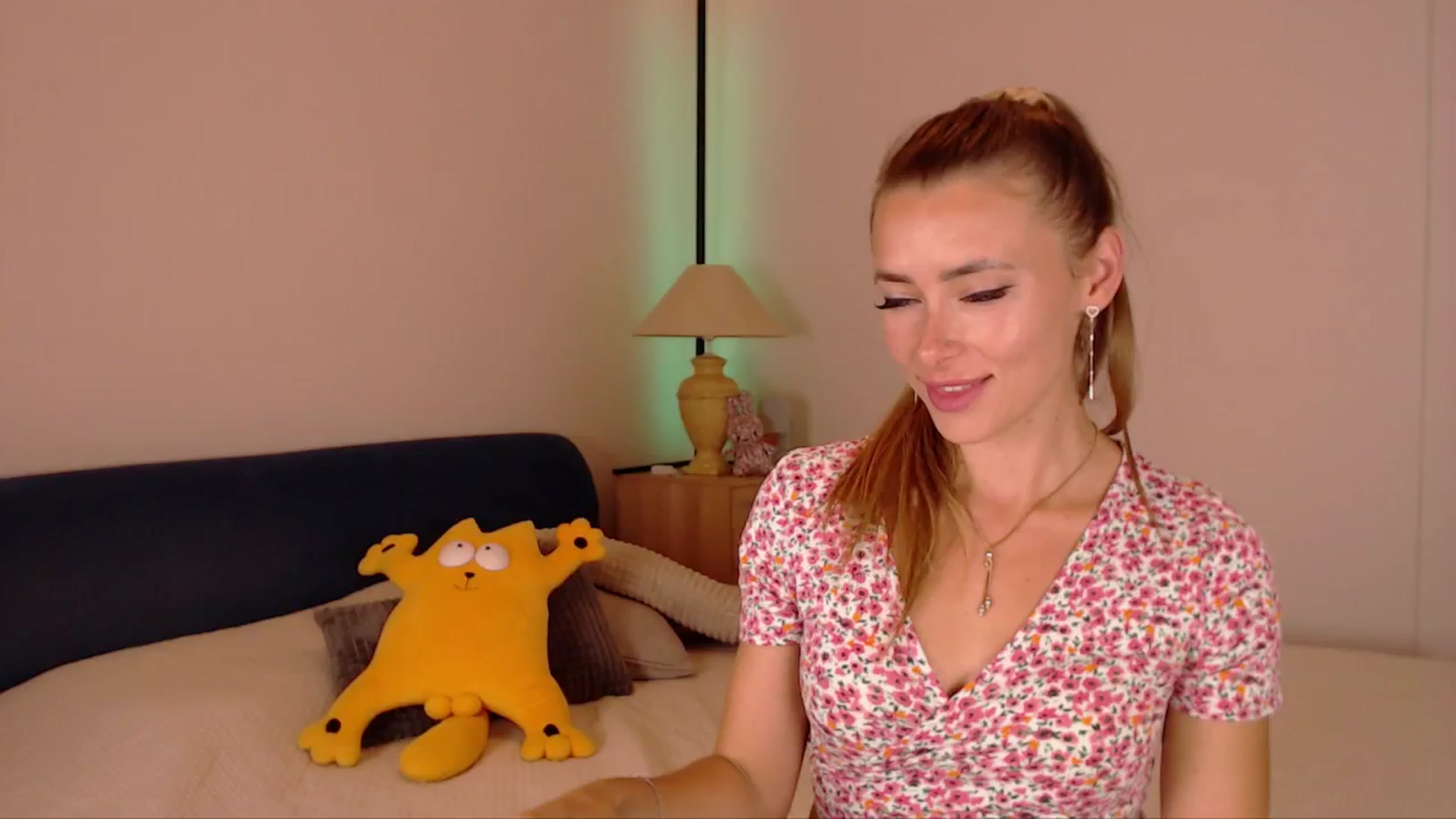 Gallery image thumbnail from SimonsWife's myfreecams stream on, 08/27/2025, 15:06 image 18 of 20