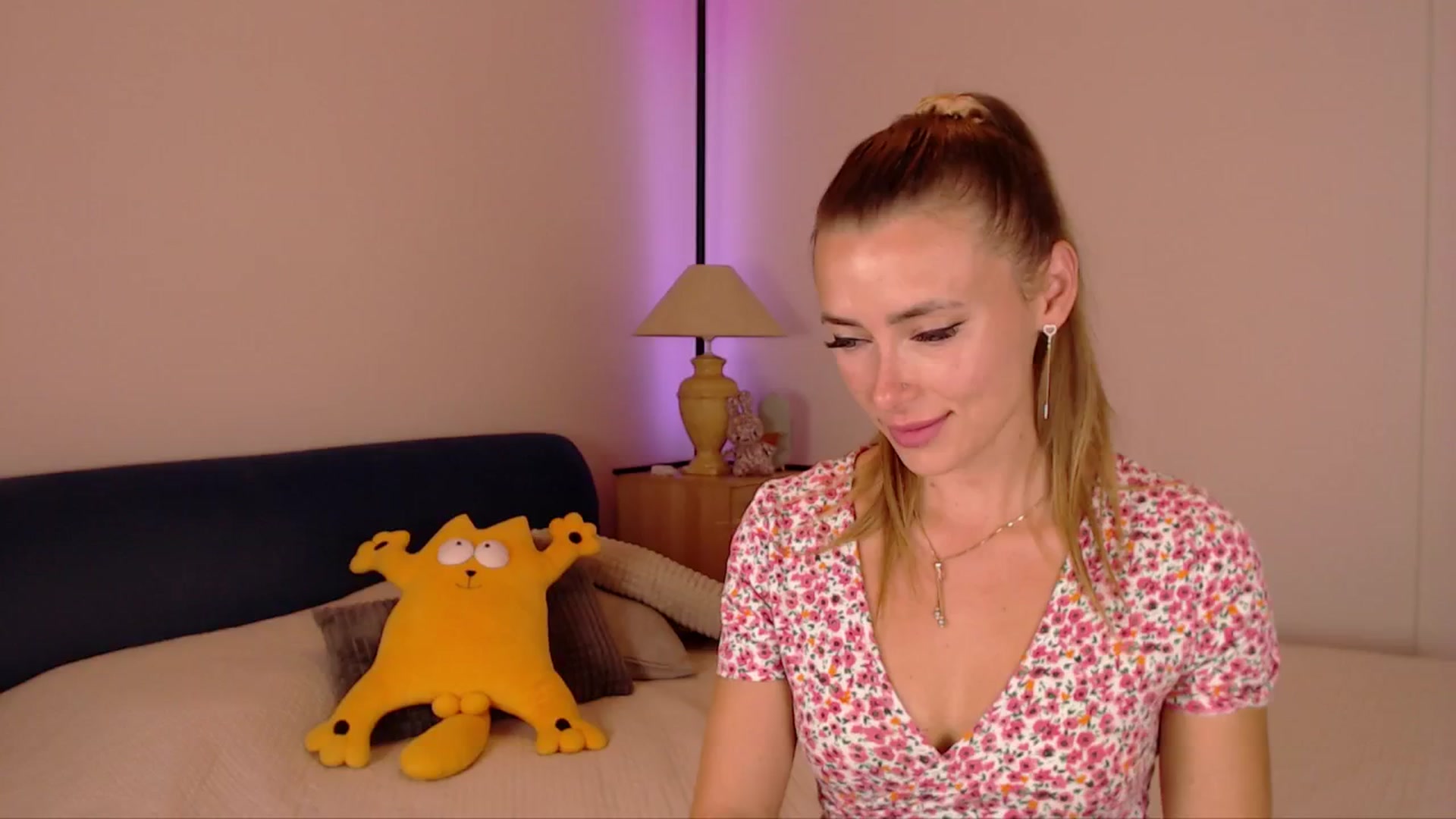 Gallery image thumbnail from SimonsWife's myfreecams stream on, 08/27/2025, 15:06 image 2 of 20
