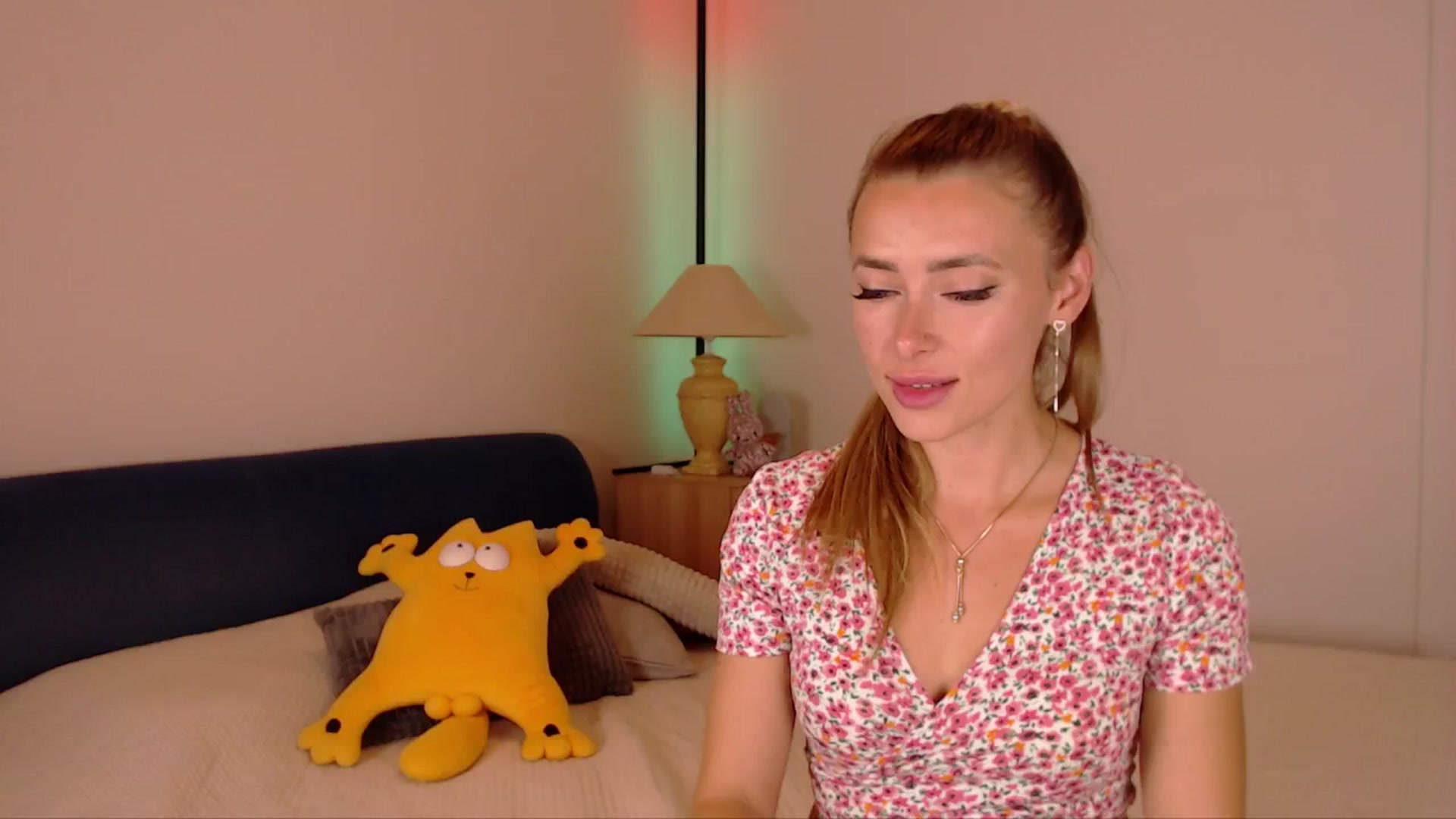 Gallery image thumbnail from SimonsWife's myfreecams stream on, 08/27/2025, 15:06 image 19 of 20