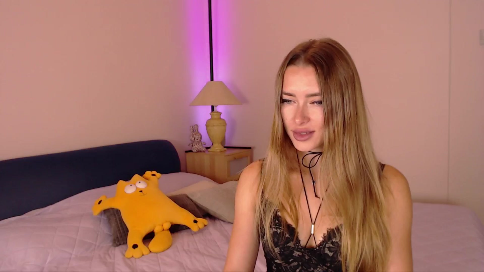 Gallery image thumbnail from SimonsWife's myfreecams stream on, 09/22/2025, 15:19 image 11 of 20