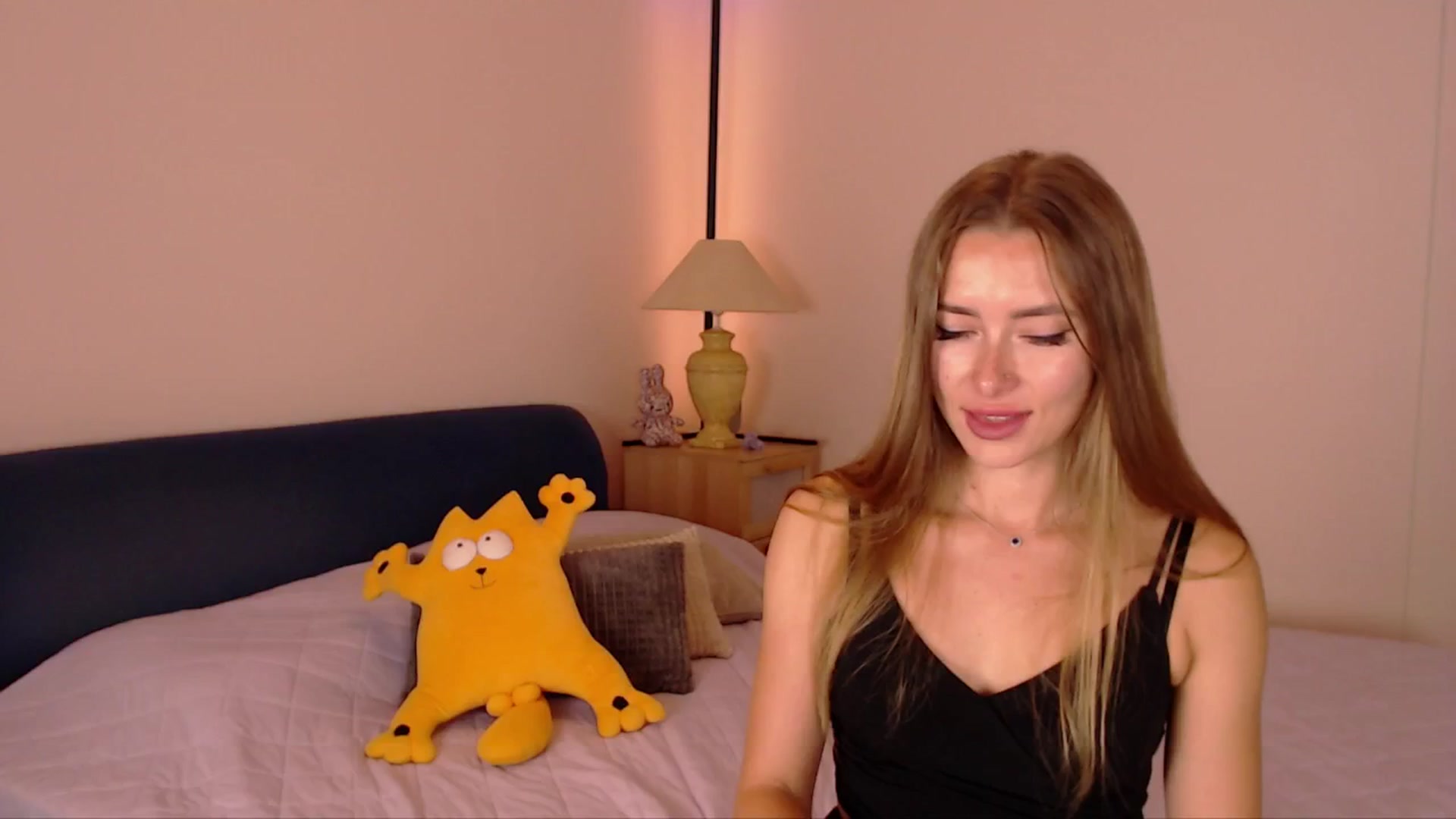 Gallery image thumbnail from SimonsWife's myfreecams stream on, 09/25/2025, 15:14 image 20 of 20