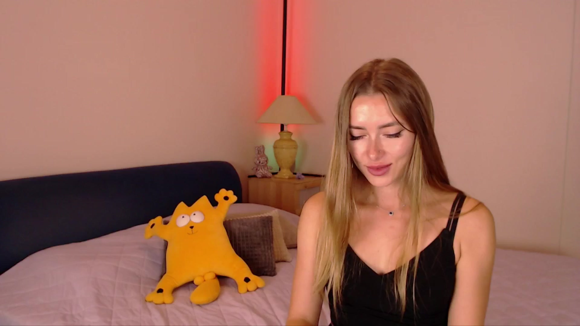Gallery image thumbnail from SimonsWife's myfreecams stream on, 09/25/2025, 15:14 image 18 of 20