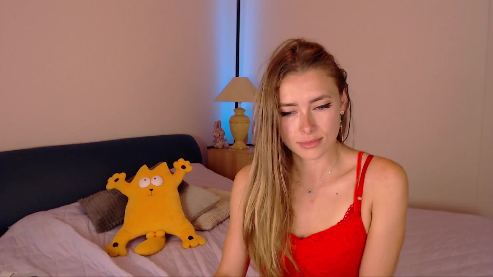 Gallery image thumbnail from SimonsWife's myfreecams stream on, 09/28/2025, 13:45 image 13 of 20