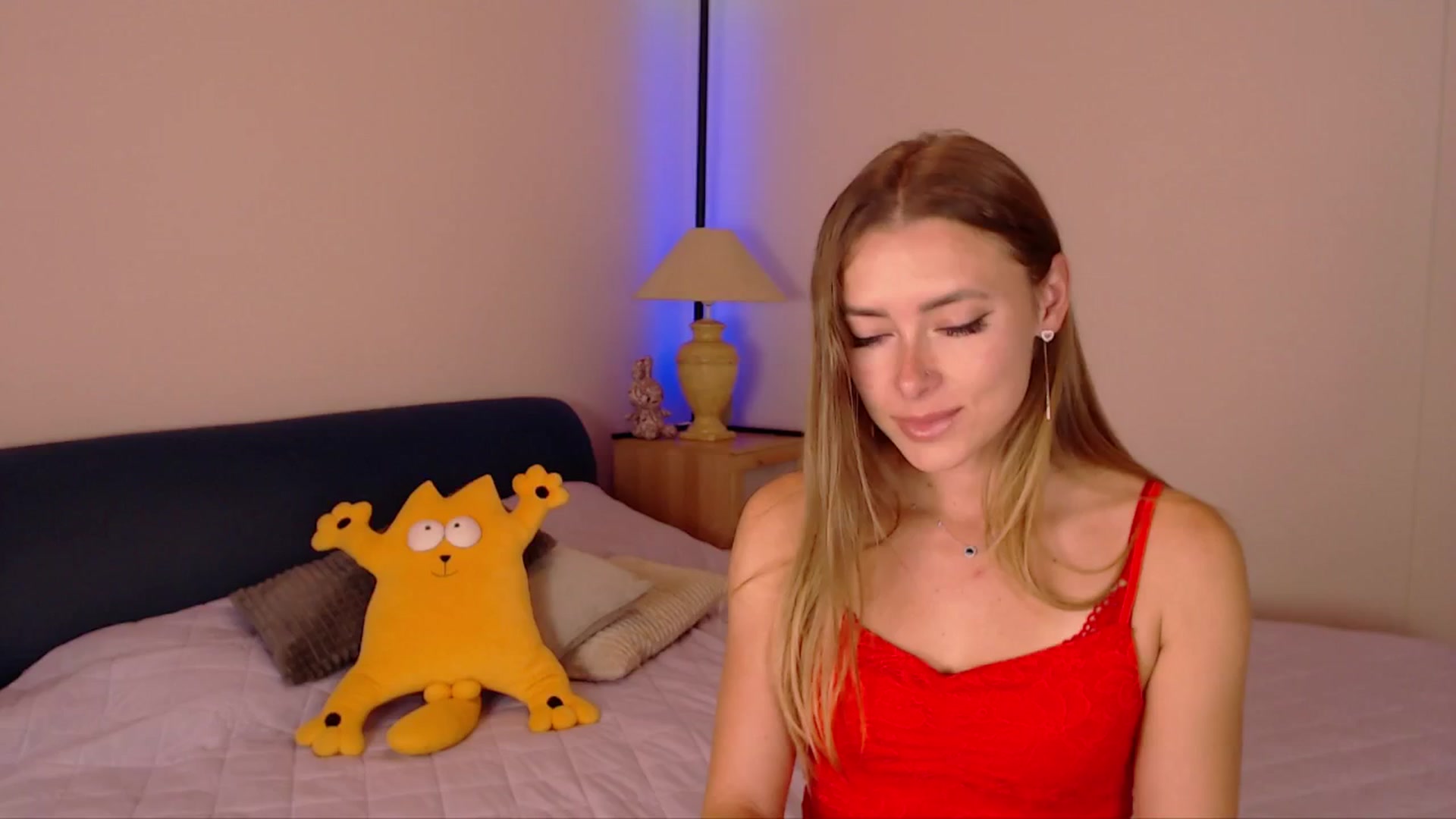 Gallery image thumbnail from SimonsWife's myfreecams stream on, 09/28/2025, 13:45 image 2 of 20