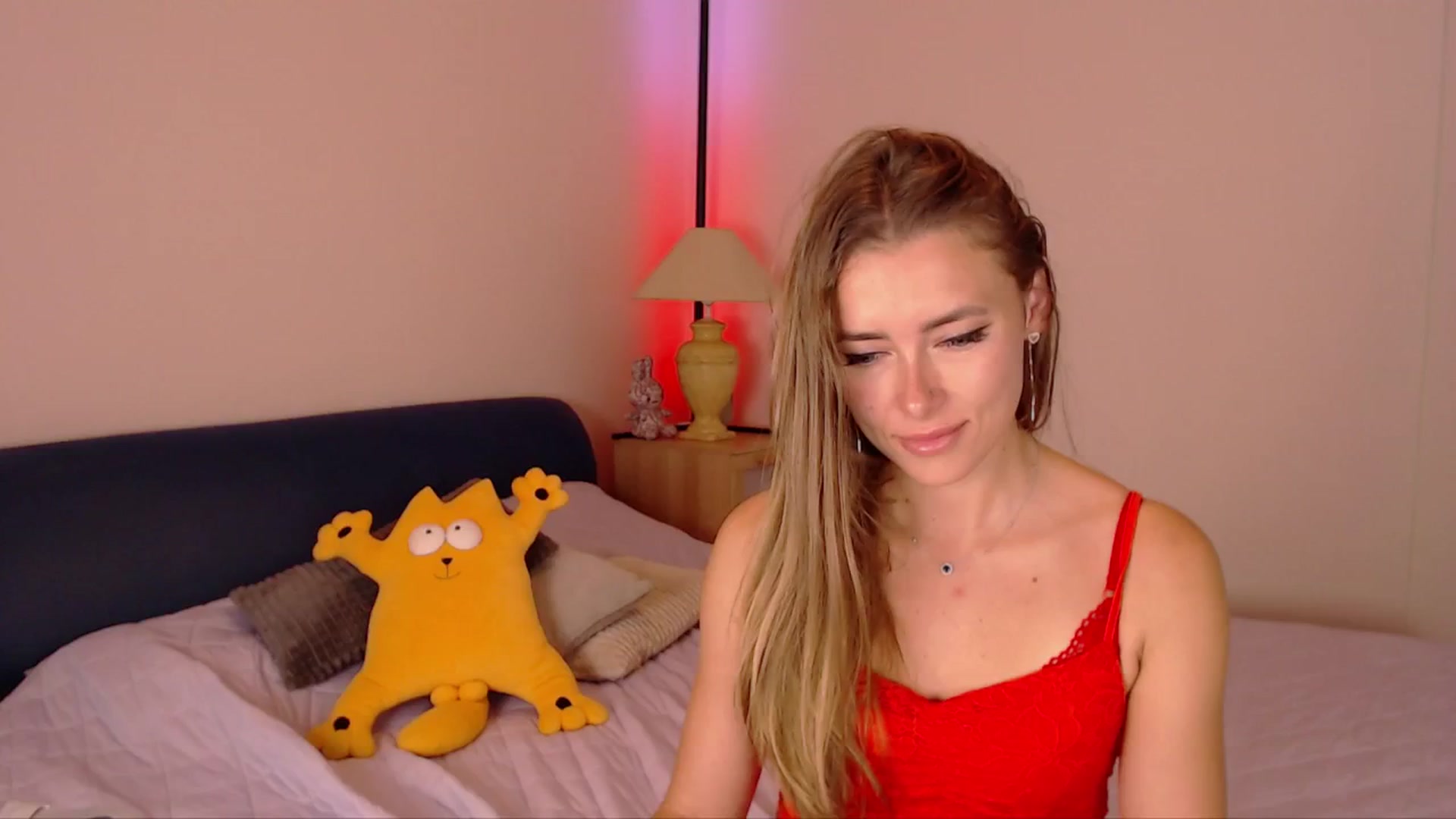 Gallery image thumbnail from SimonsWife's myfreecams stream on, 09/28/2025, 13:45 image 17 of 20