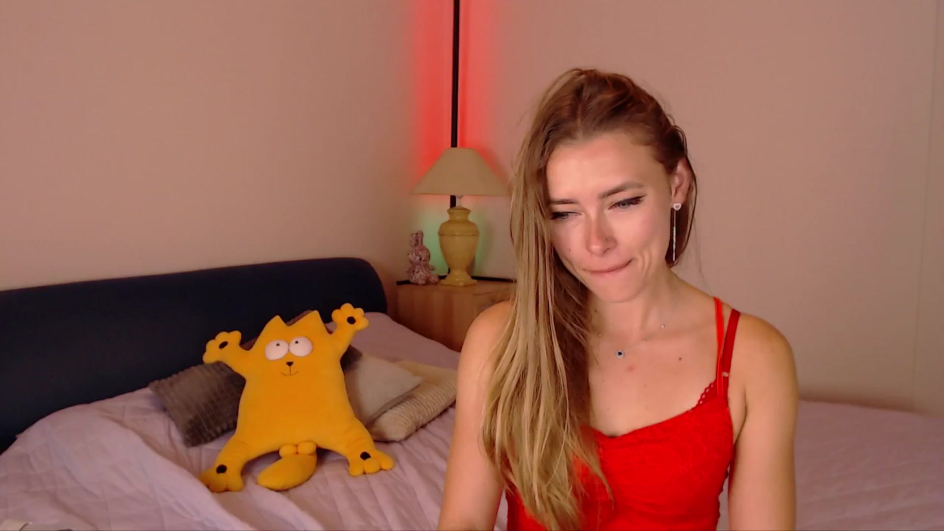 Gallery image thumbnail from SimonsWife's myfreecams stream on, 09/28/2025, 13:45 image 10 of 20