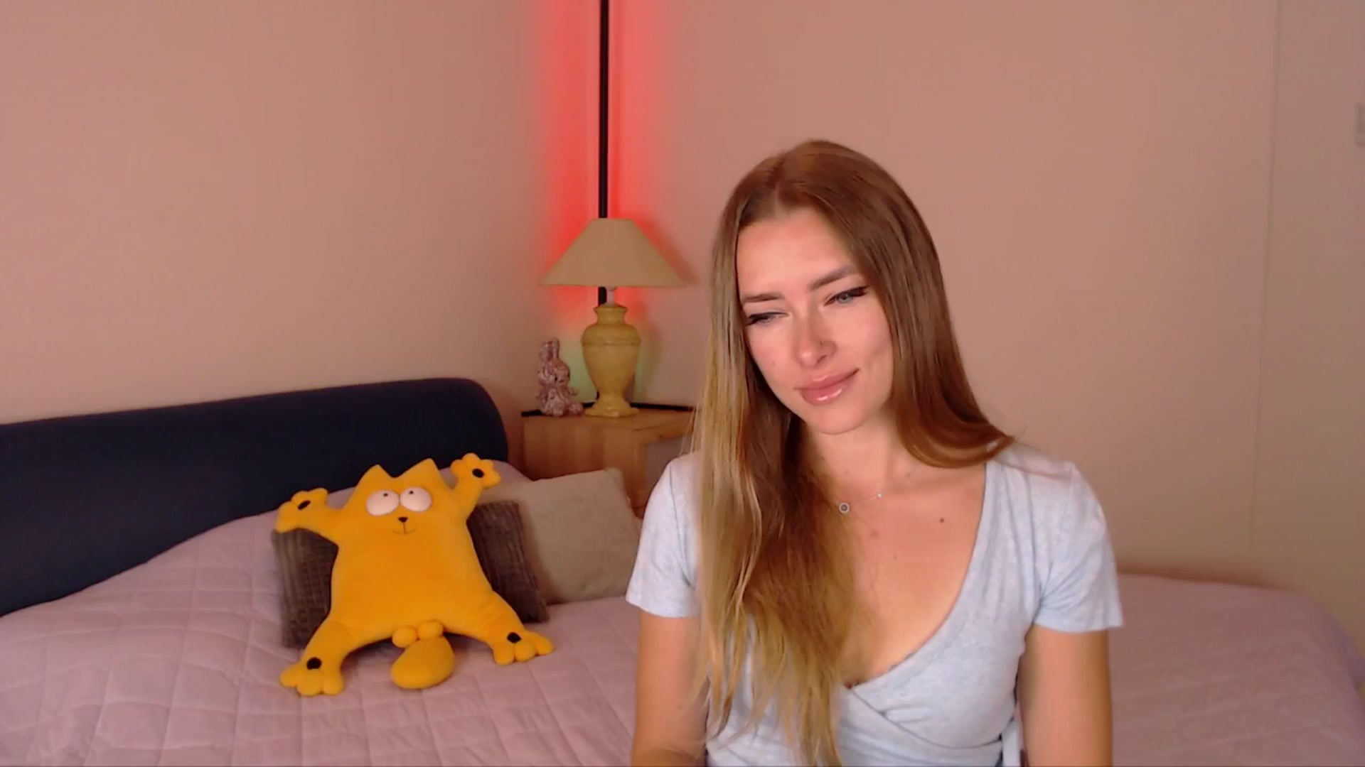 Gallery image thumbnail from SimonsWife's myfreecams stream on, 09/29/2025, 14:52 image 6 of 20