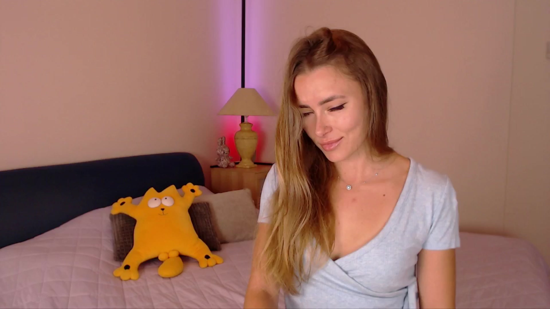 Gallery image thumbnail from SimonsWife's myfreecams stream on, 09/29/2025, 14:52 image 8 of 20