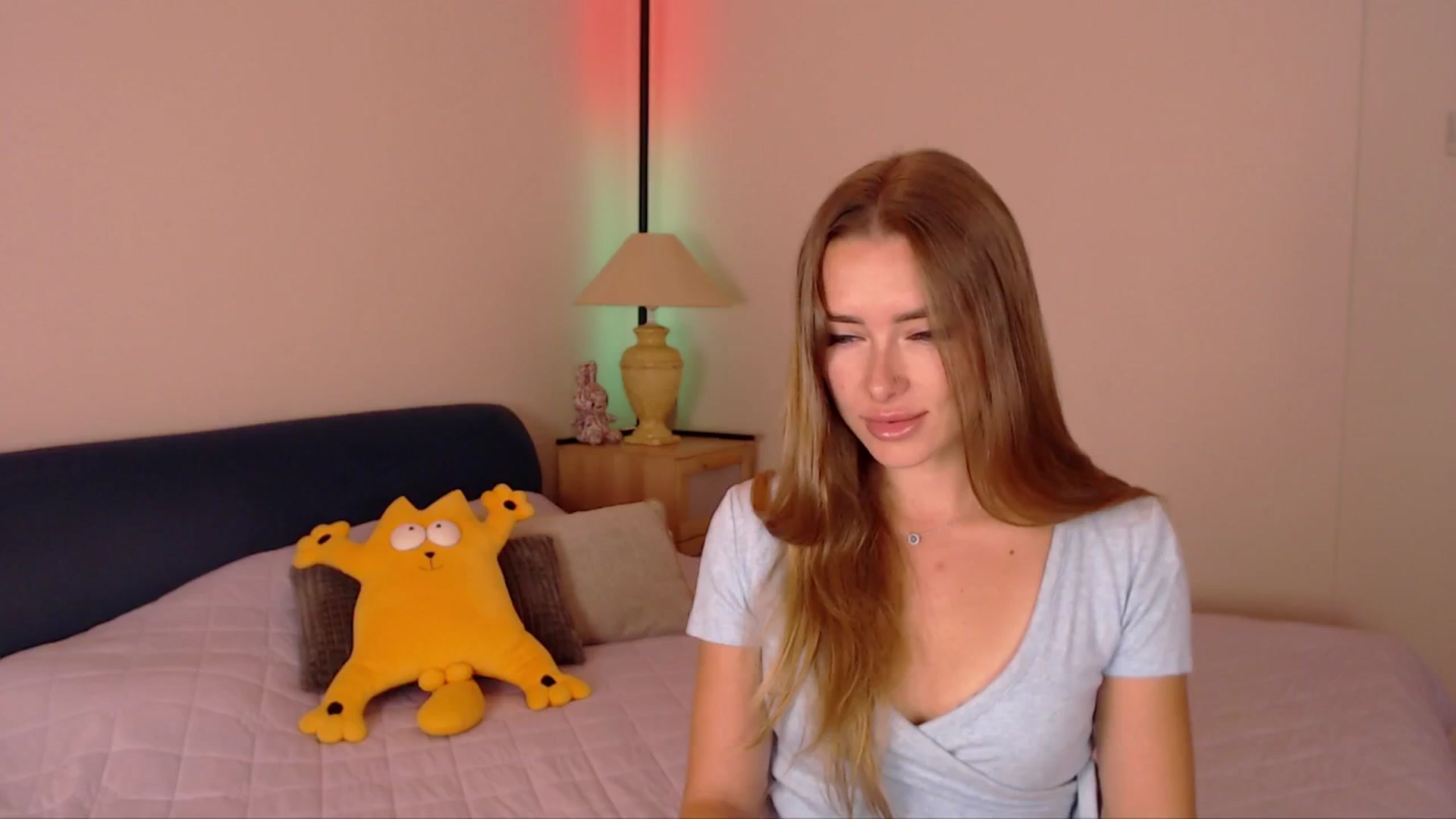 Gallery image thumbnail from SimonsWife's myfreecams stream on, 09/29/2025, 14:52 image 5 of 20