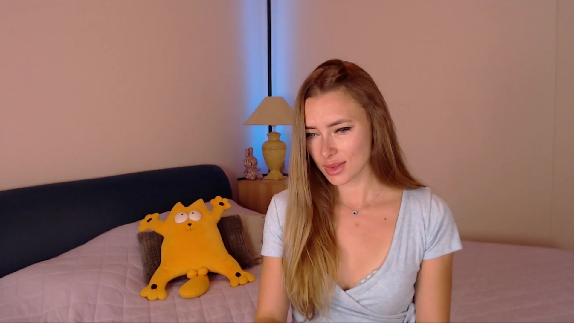 Gallery image thumbnail from SimonsWife's myfreecams stream on, 09/29/2025, 17:05 image 2 of 20