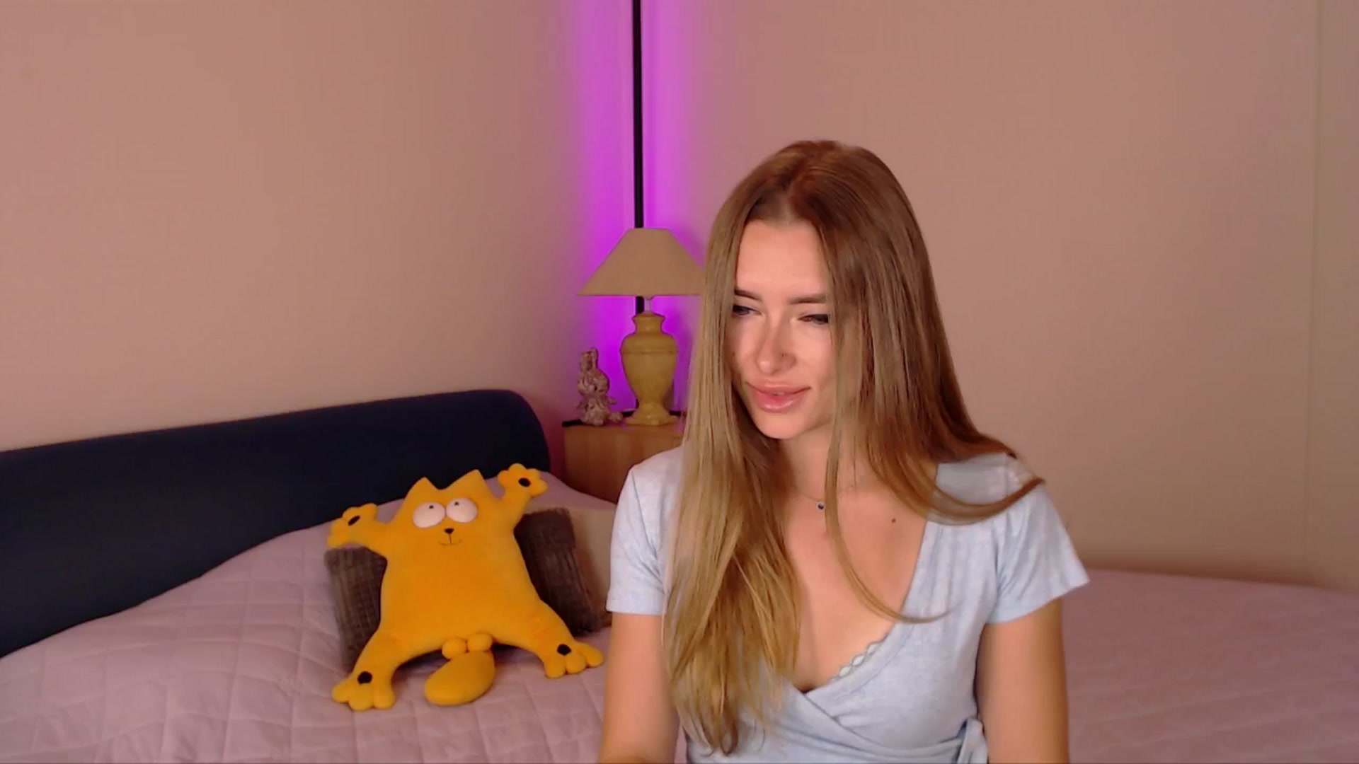 Gallery image thumbnail from SimonsWife's myfreecams stream on, 09/29/2025, 17:05 image 1 of 20