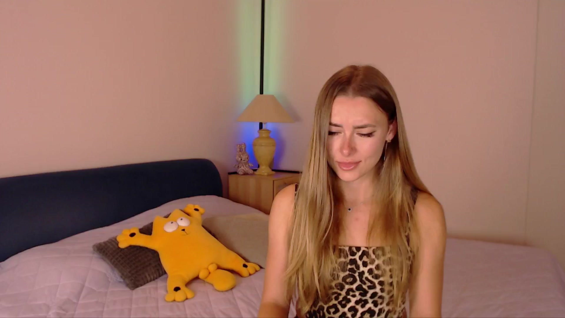 Gallery image thumbnail from SimonsWife's myfreecams stream on, 10/01/2025, 14:23 image 5 of 20