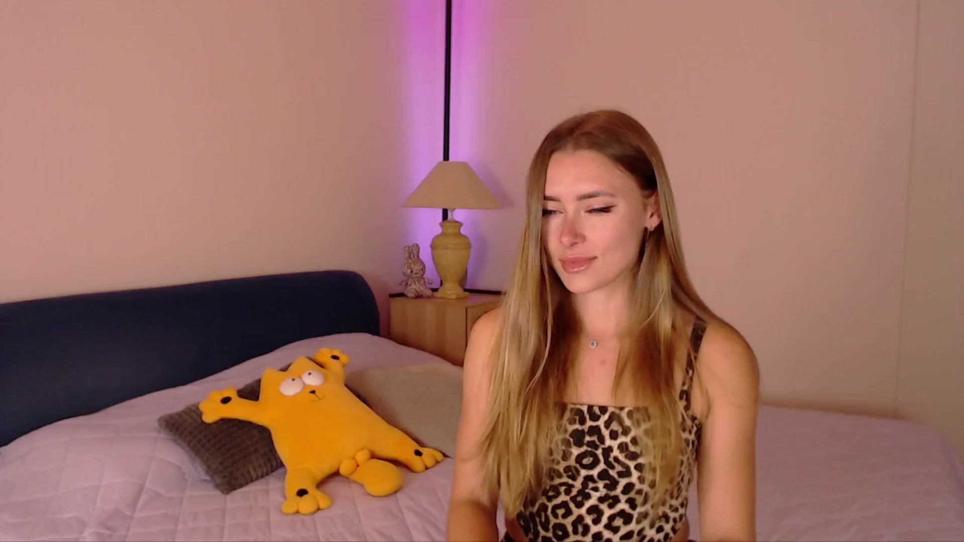 Gallery image thumbnail from SimonsWife's myfreecams stream on, 10/01/2025, 14:23 image 3 of 20