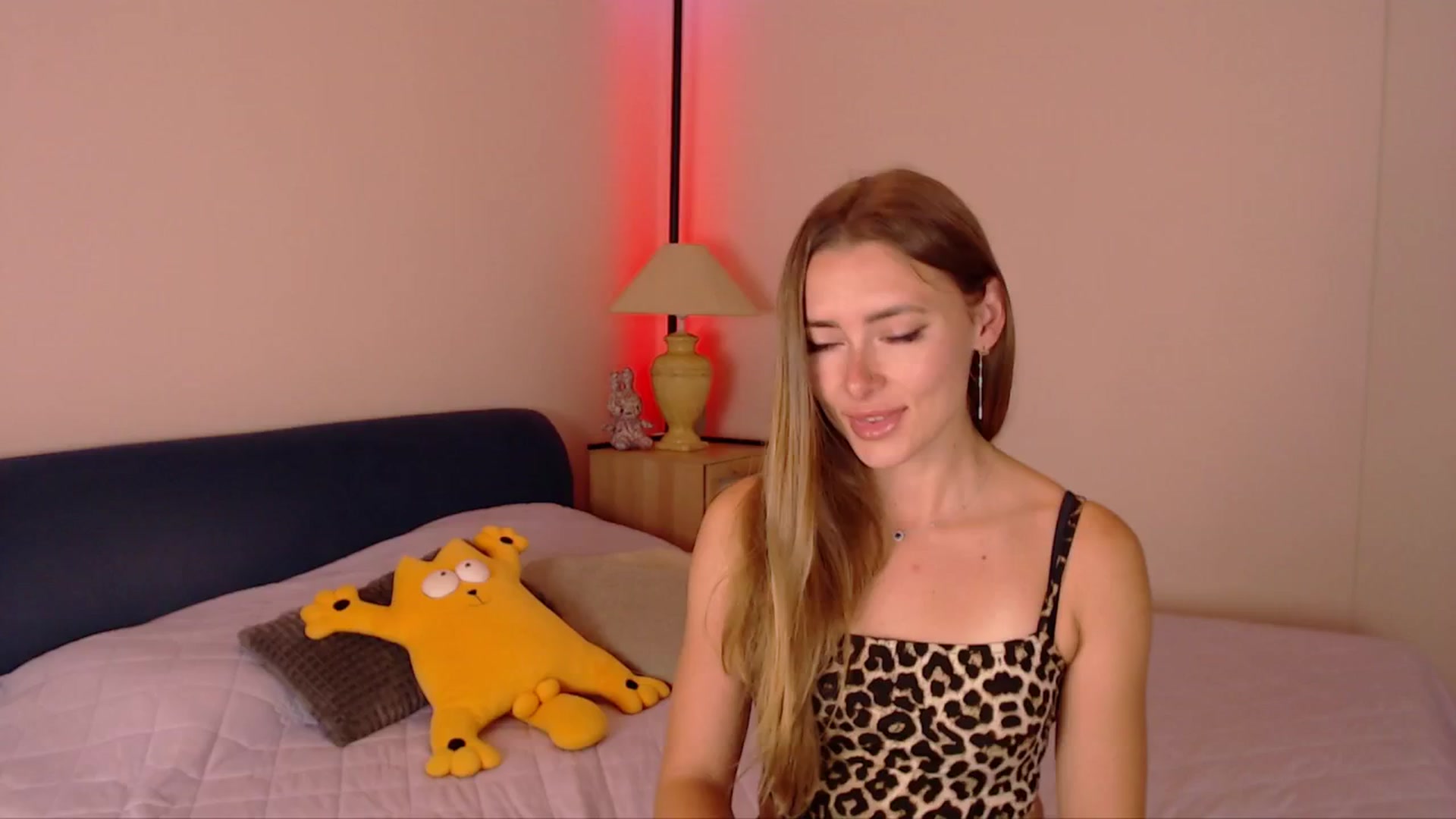 Gallery image thumbnail from SimonsWife's myfreecams stream on, 10/01/2025, 14:23 image 15 of 20