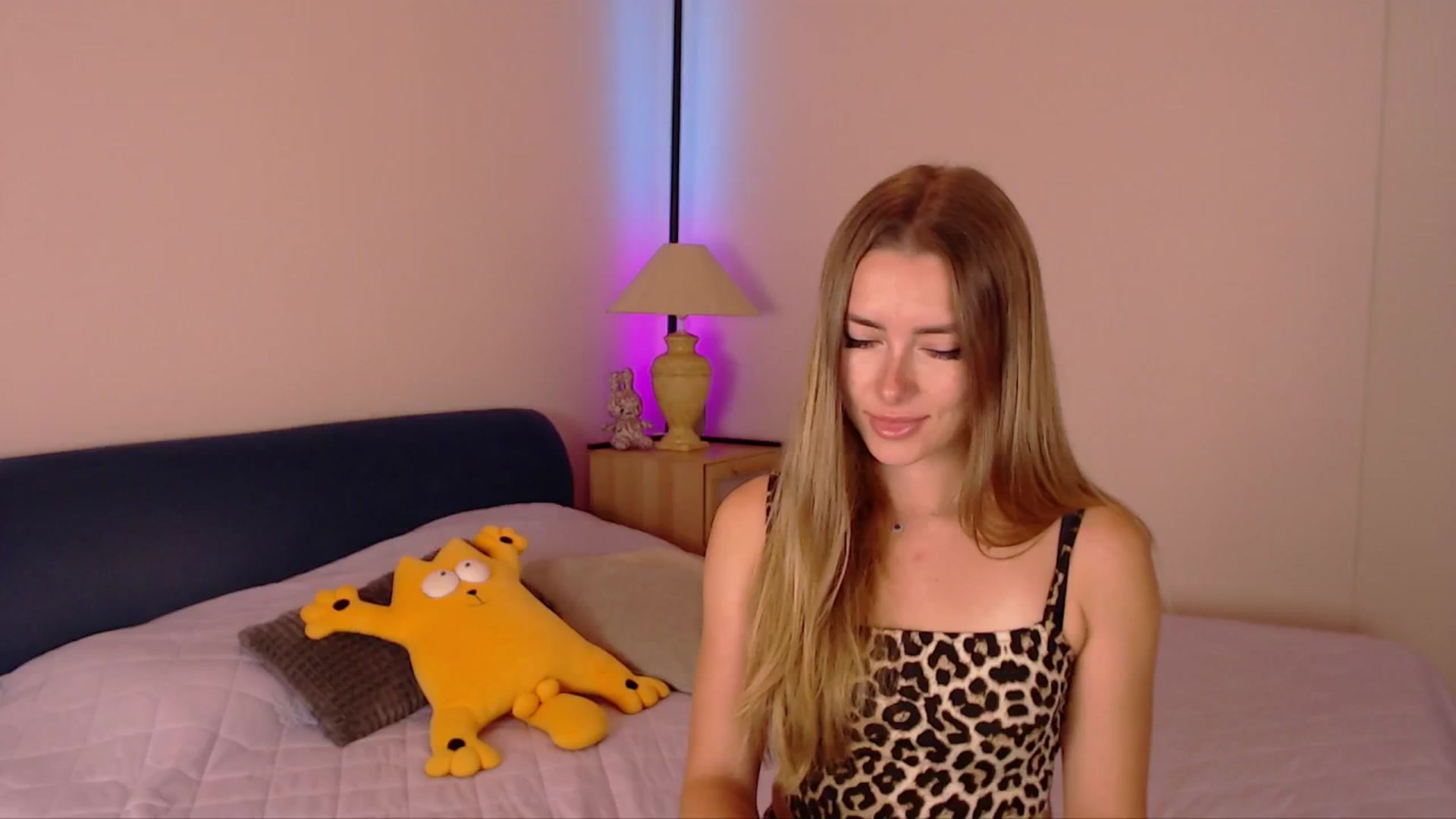 Gallery image thumbnail from SimonsWife's myfreecams stream on, 10/01/2025, 14:23 image 13 of 20