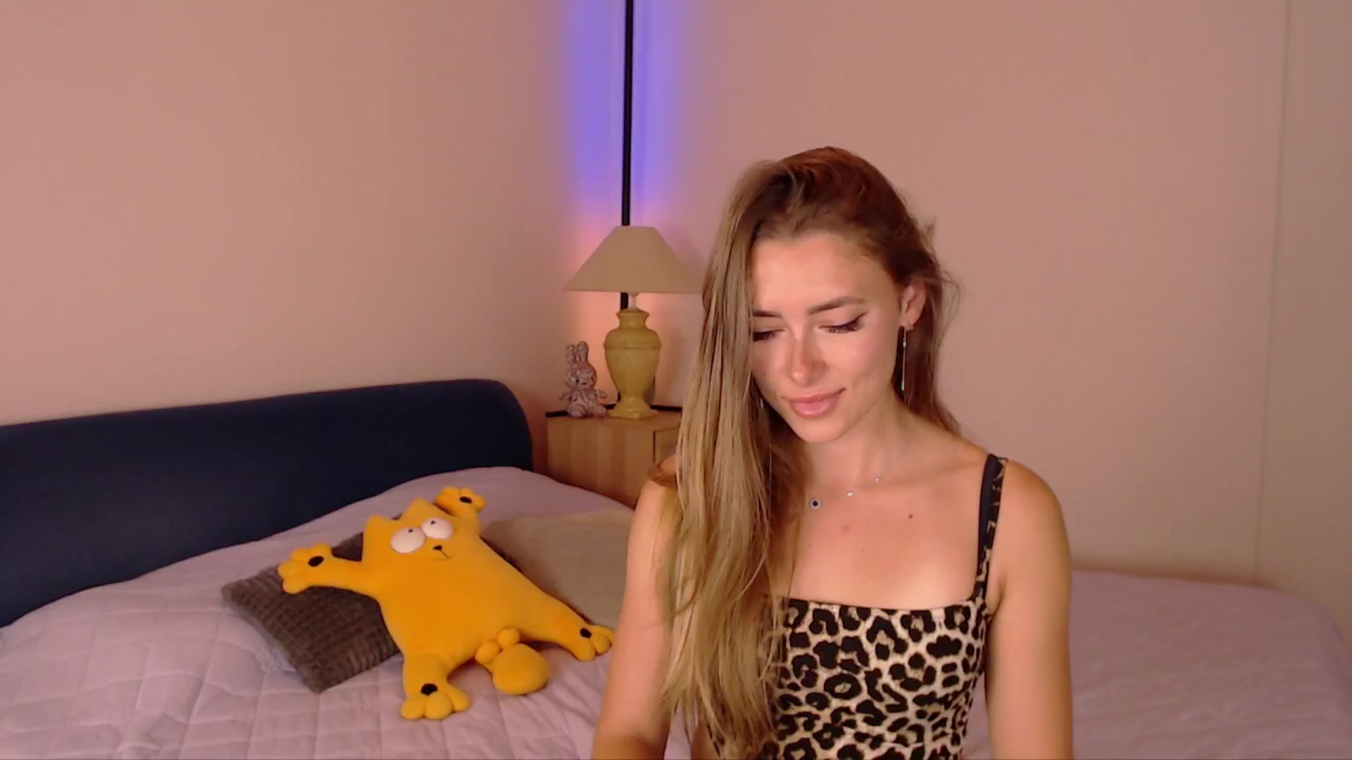 Gallery image thumbnail from SimonsWife's myfreecams stream on, 10/01/2025, 14:46 image 20 of 20
