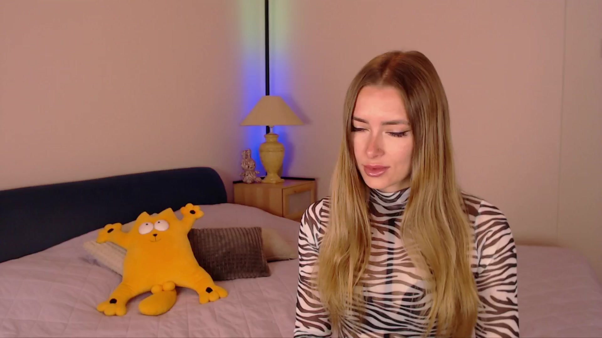 Gallery image thumbnail from SimonsWife's myfreecams stream on, 10/06/2025, 13:11 image 12 of 20