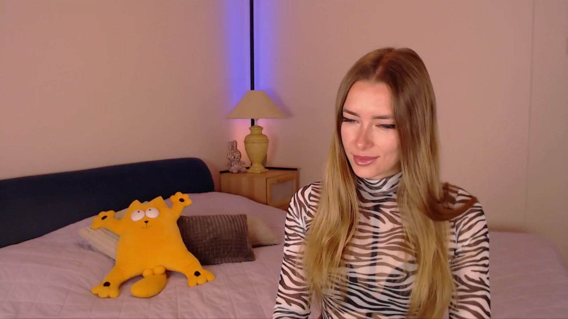 Gallery image thumbnail from SimonsWife's myfreecams stream on, 10/06/2025, 13:11 image 19 of 20