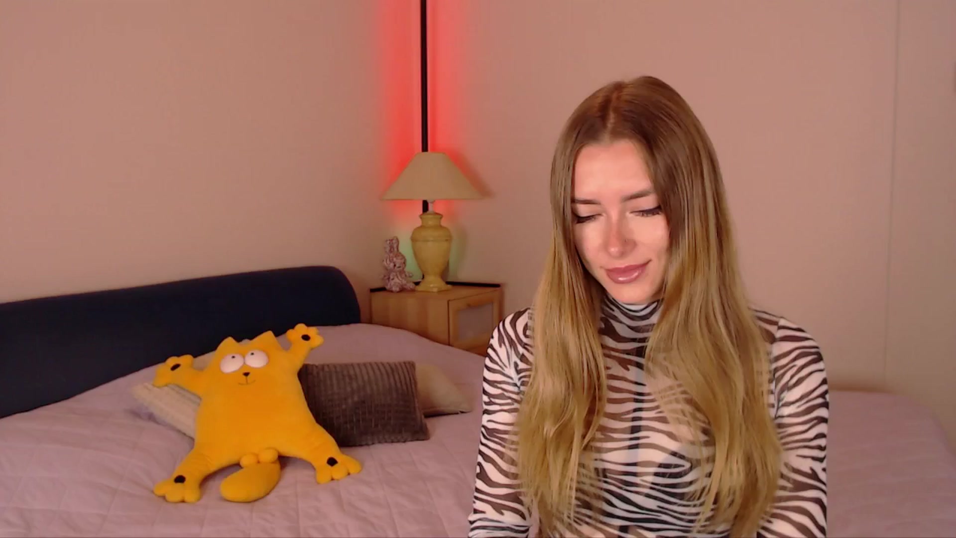 Gallery image thumbnail from SimonsWife's myfreecams stream on, 10/06/2025, 13:11 image 18 of 20