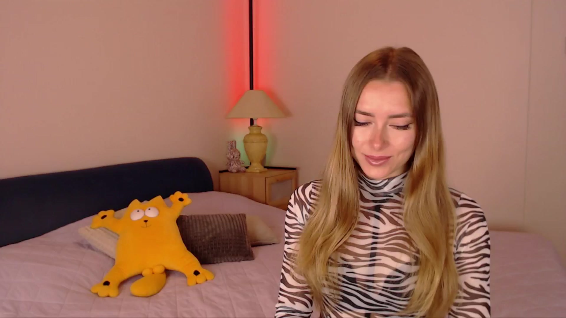 Gallery image thumbnail from SimonsWife's myfreecams stream on, 10/06/2025, 13:11 image 8 of 20