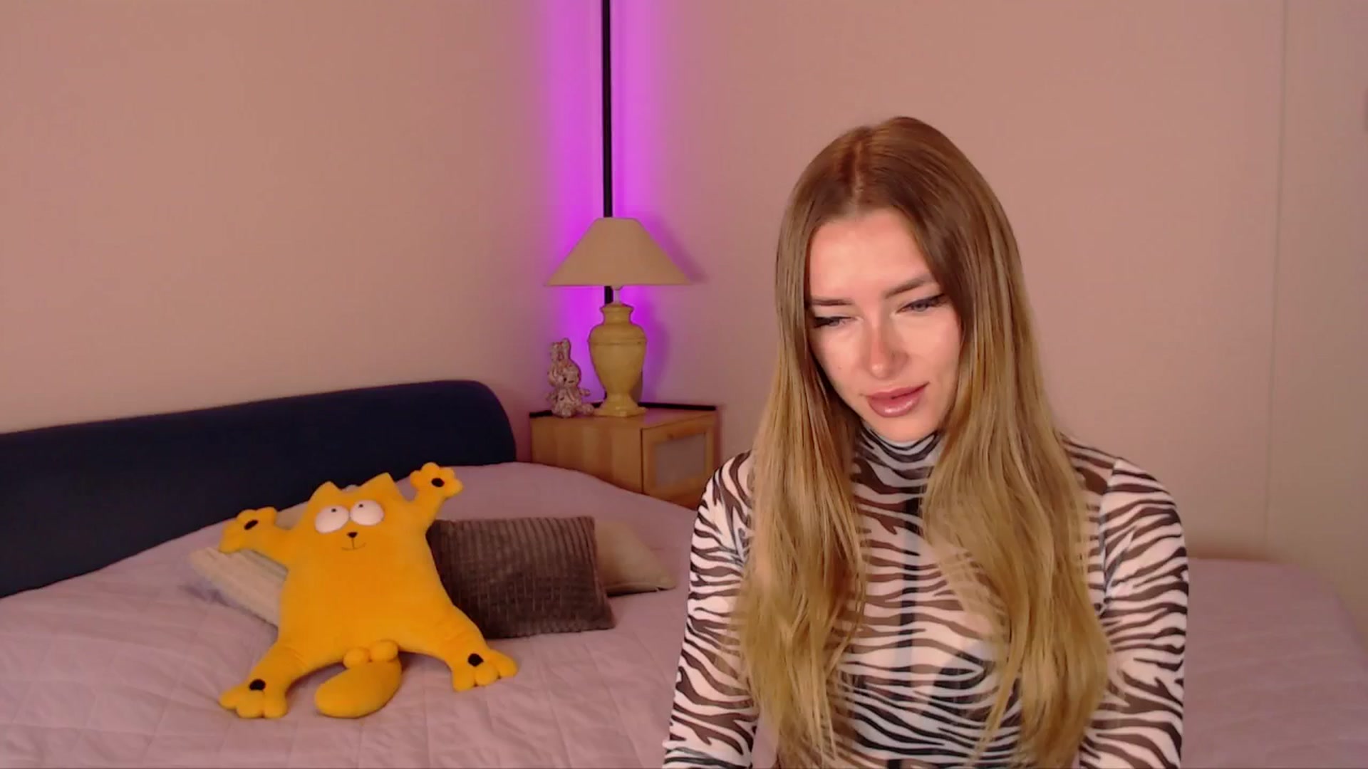 Gallery image thumbnail from SimonsWife's myfreecams stream on, 10/06/2025, 13:11 image 7 of 20