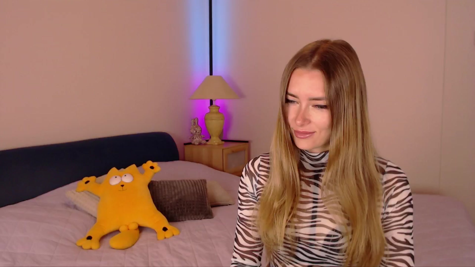 Gallery image thumbnail from SimonsWife's myfreecams stream on, 10/06/2025, 13:11 image 10 of 20
