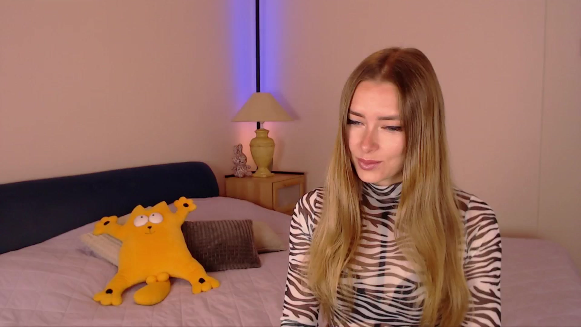 Gallery image thumbnail from SimonsWife's myfreecams stream on, 10/06/2025, 13:11 image 9 of 20