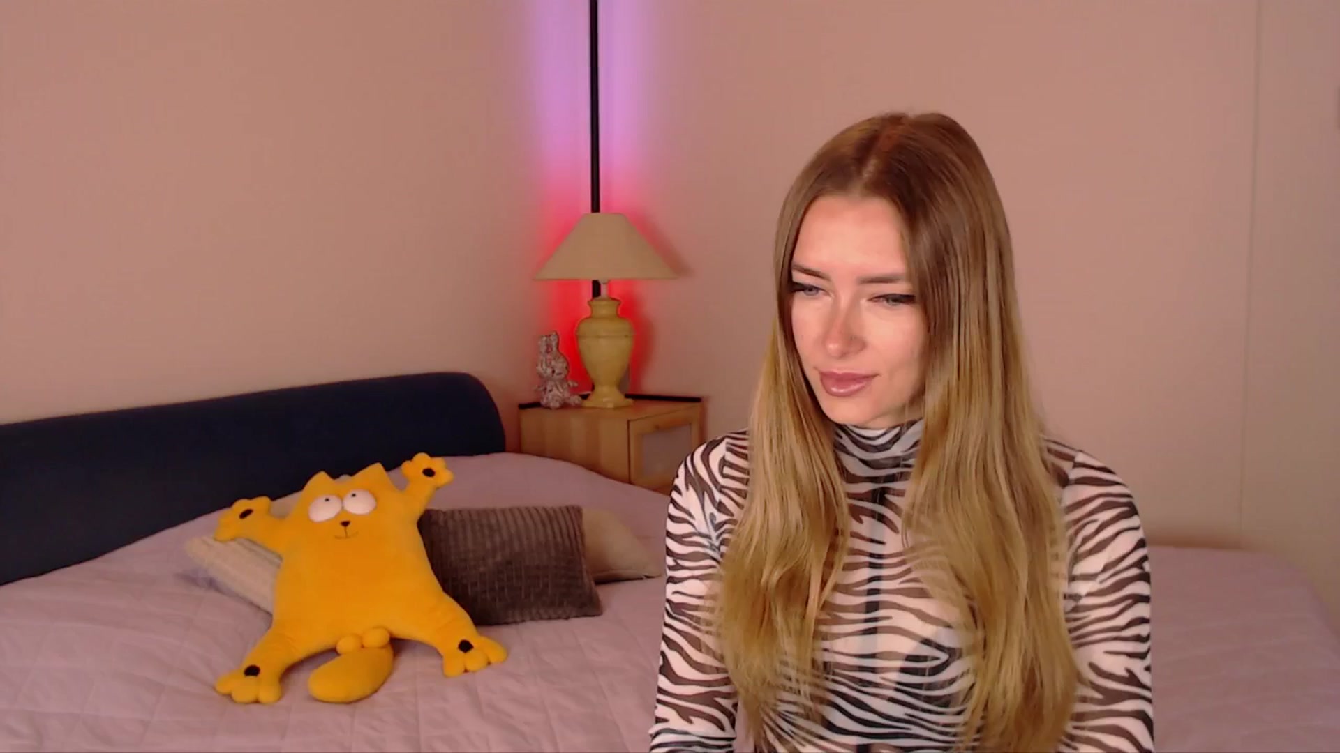 Gallery image thumbnail from SimonsWife's myfreecams stream on, 10/06/2025, 13:11 image 11 of 20