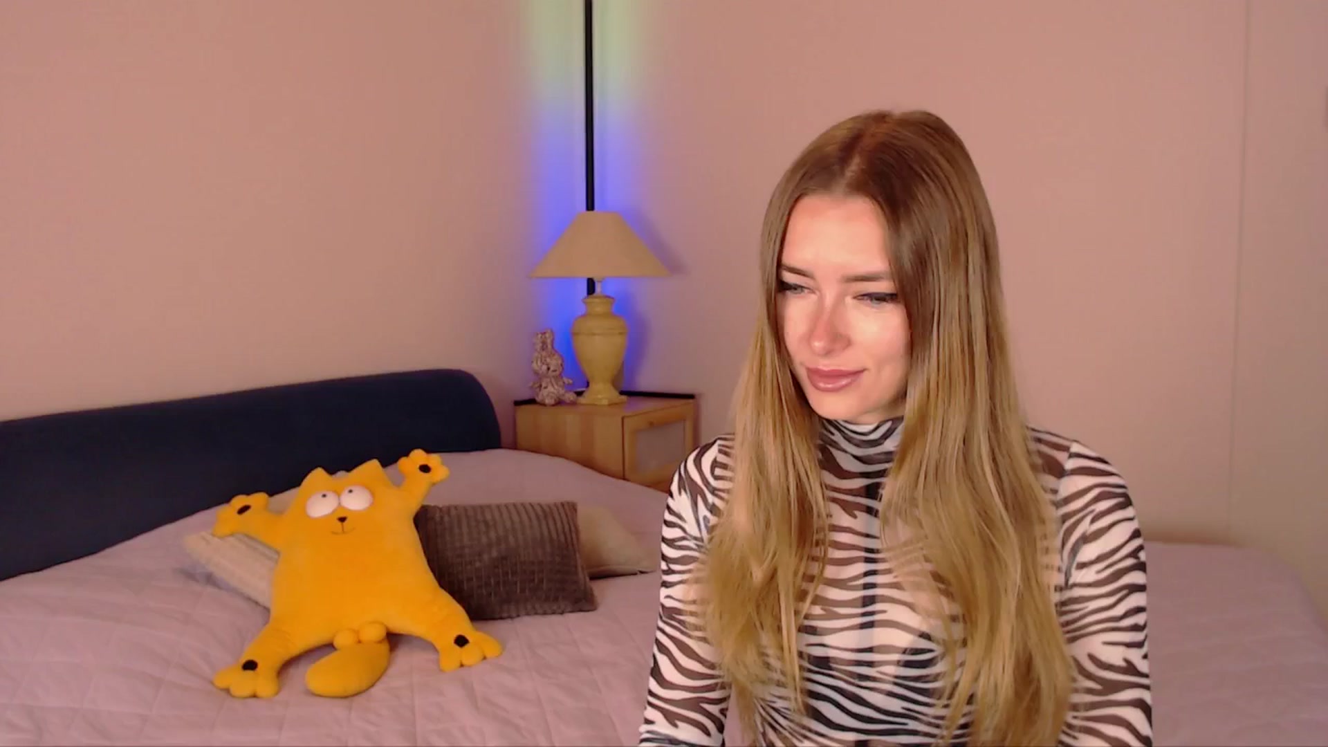 Gallery image thumbnail from SimonsWife's myfreecams stream on, 10/06/2025, 13:11 image 2 of 20