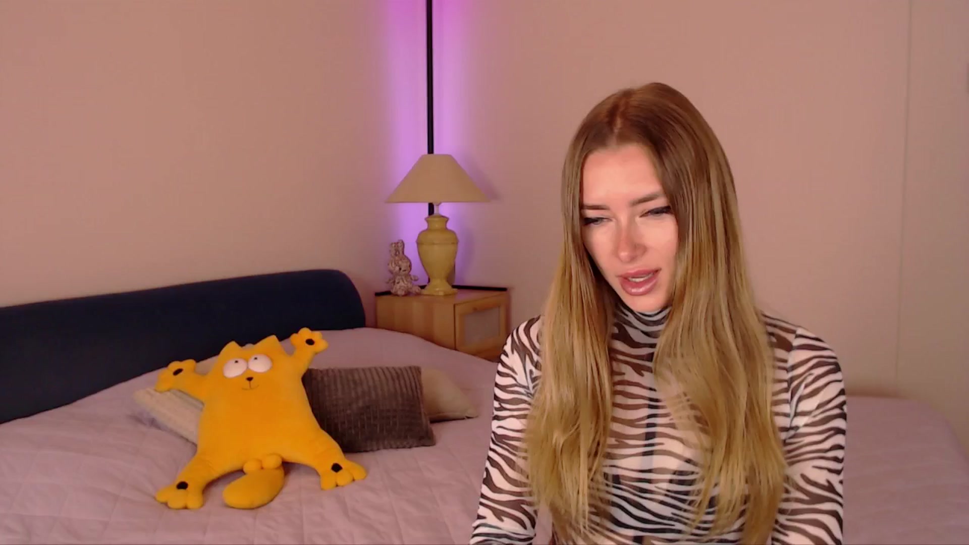 Gallery image thumbnail from SimonsWife's myfreecams stream on, 10/06/2025, 13:11 image 14 of 20