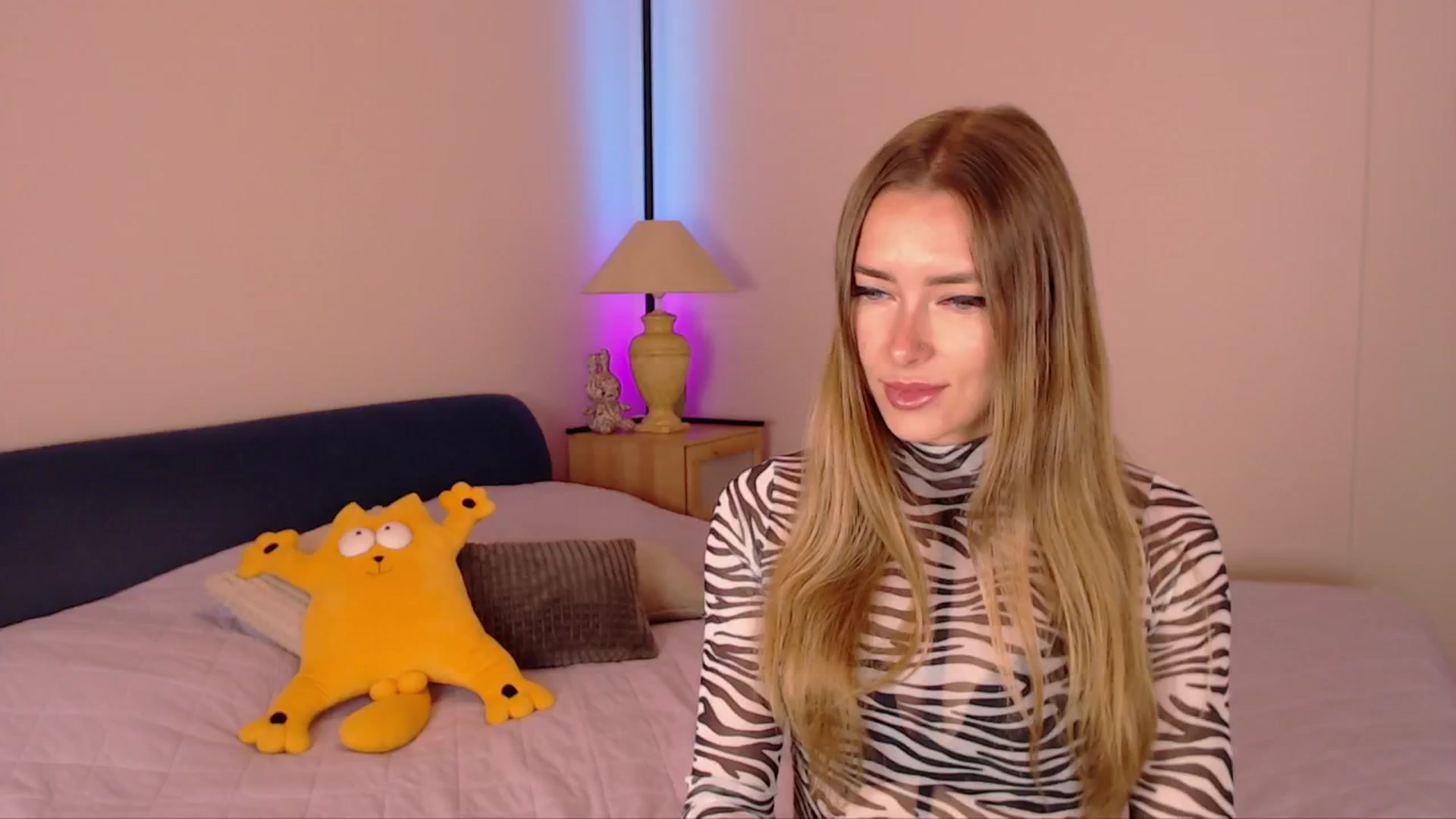 Gallery image thumbnail from SimonsWife's myfreecams stream on, 10/06/2025, 15:14 image 2 of 20
