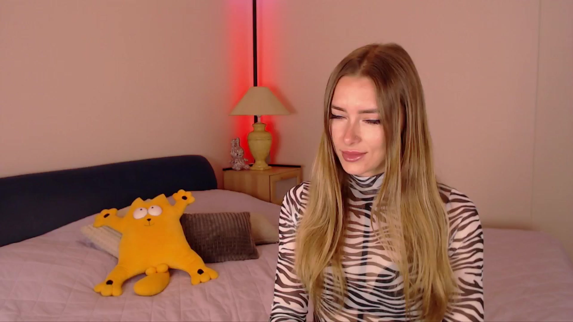 Gallery image thumbnail from SimonsWife's myfreecams stream on, 10/06/2025, 15:14 image 7 of 20