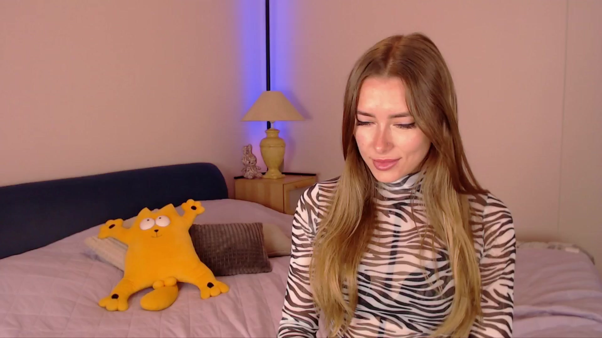 Gallery image thumbnail from SimonsWife's myfreecams stream on, 10/06/2025, 15:14 image 14 of 20