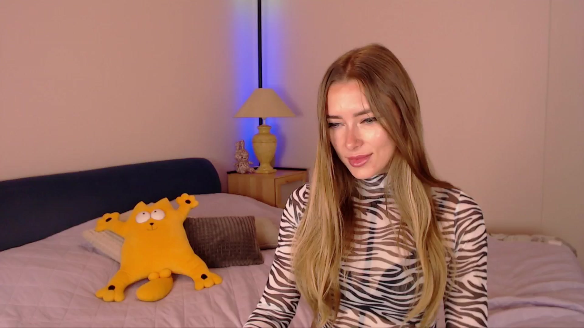 Gallery image thumbnail from SimonsWife's myfreecams stream on, 10/06/2025, 15:14 image 16 of 20