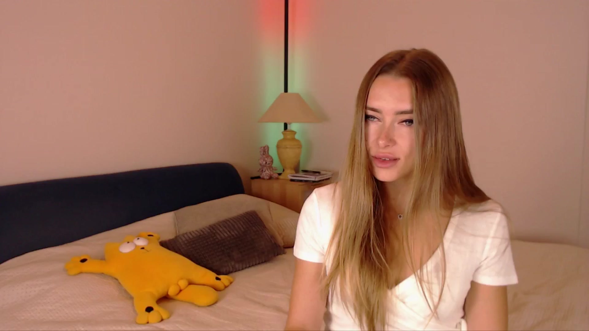 Gallery image thumbnail from SimonsWife's myfreecams stream on, 10/08/2025, 14:20 image 10 of 20