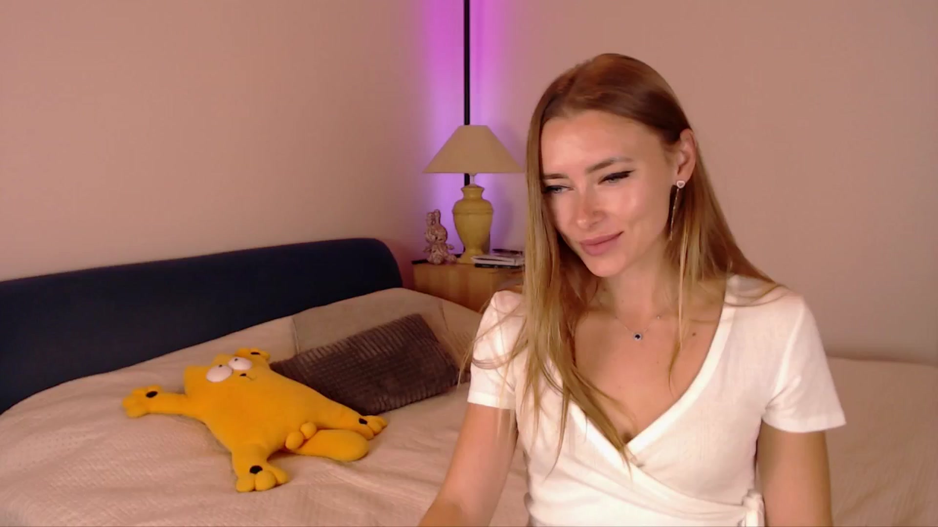 Gallery image thumbnail from SimonsWife's myfreecams stream on, 10/08/2025, 14:20 image 19 of 20