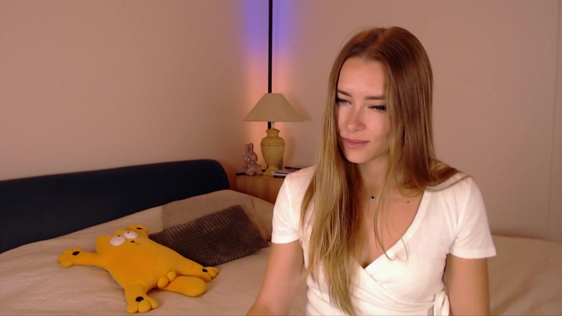 Gallery image thumbnail from SimonsWife's myfreecams stream on, 10/08/2025, 14:20 image 1 of 20