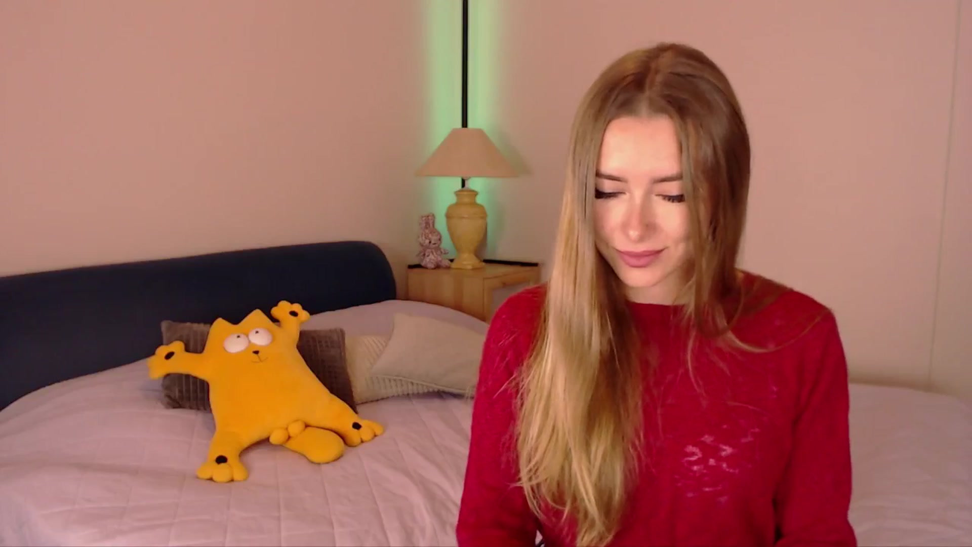 Gallery image thumbnail from SimonsWife's myfreecams stream on, 10/12/2025, 12:58 image 15 of 20