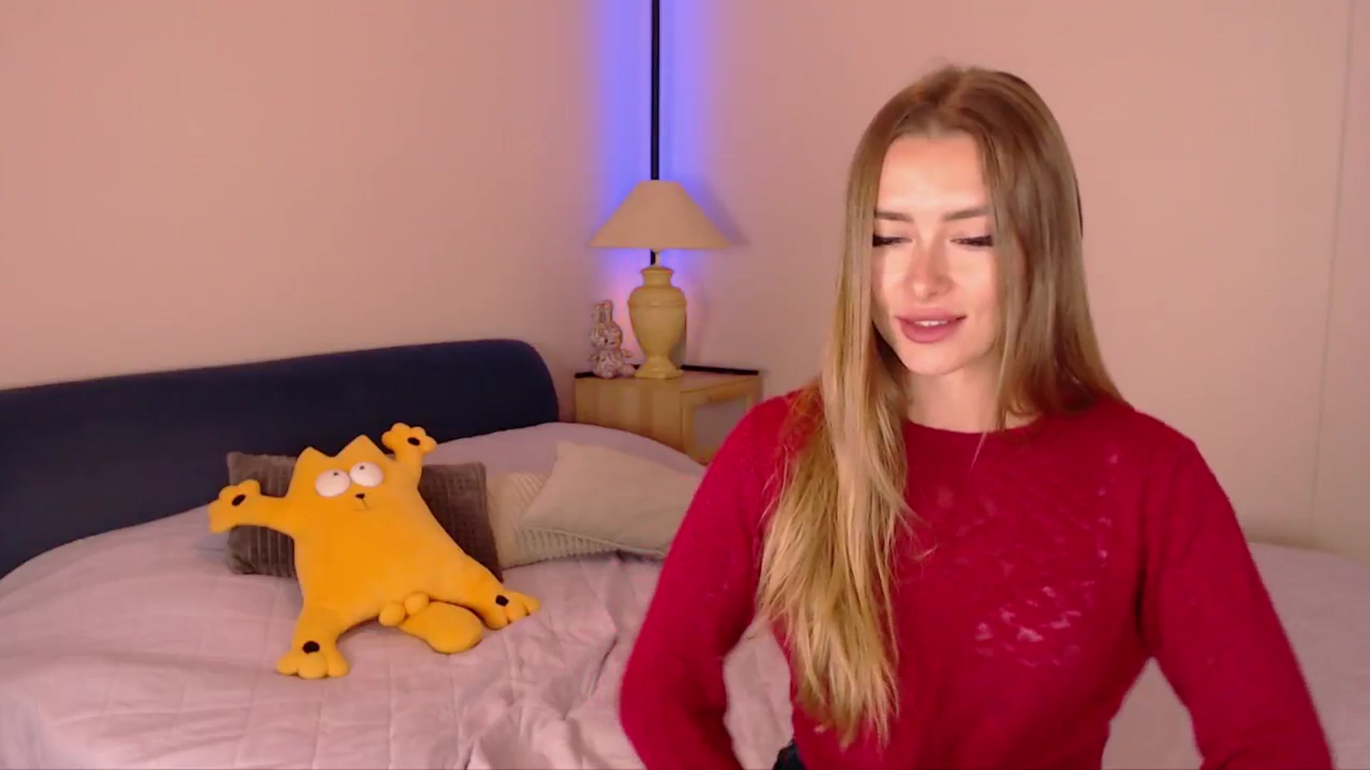 Gallery image thumbnail from SimonsWife's myfreecams stream on, 10/12/2025, 14:00 image 16 of 20