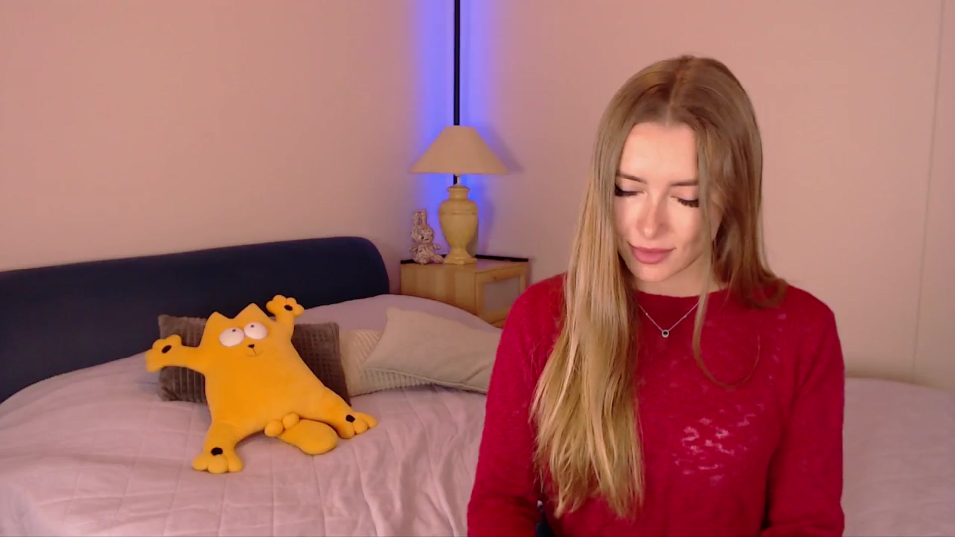 Gallery image thumbnail from SimonsWife's myfreecams stream on, 10/12/2025, 14:00 image 3 of 20