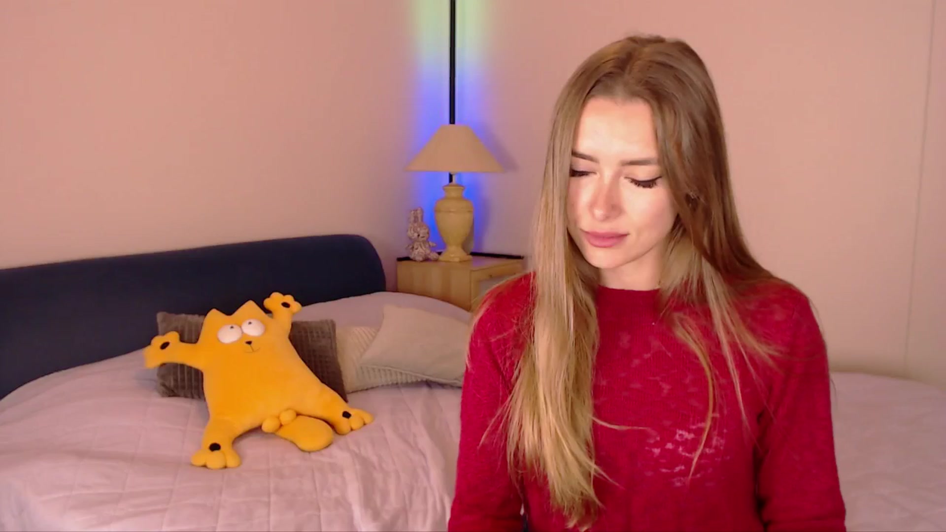 Gallery image thumbnail from SimonsWife's myfreecams stream on, 10/12/2025, 14:00 image 9 of 20